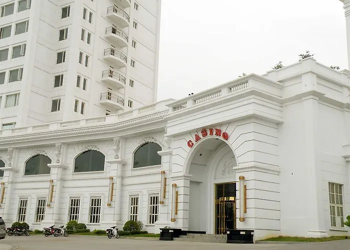 Royal 4* Ha Long