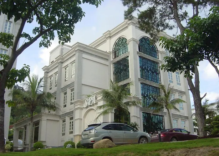 Royal Hotel