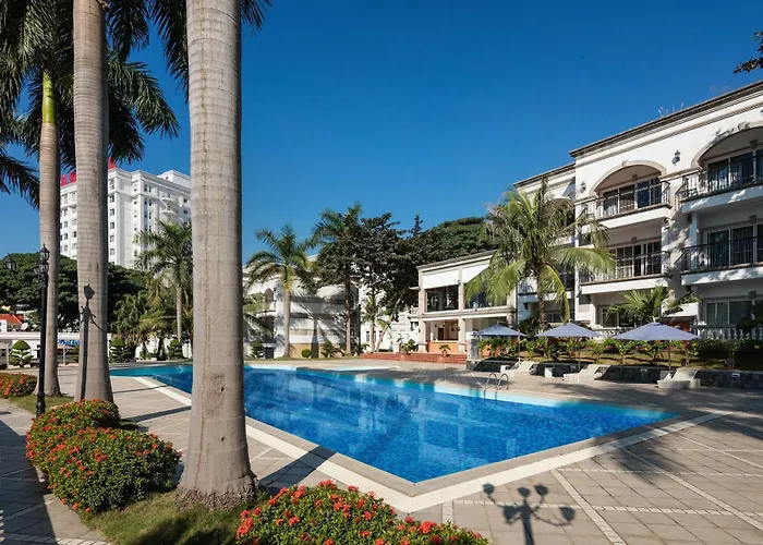 Royal 4* Ha Long